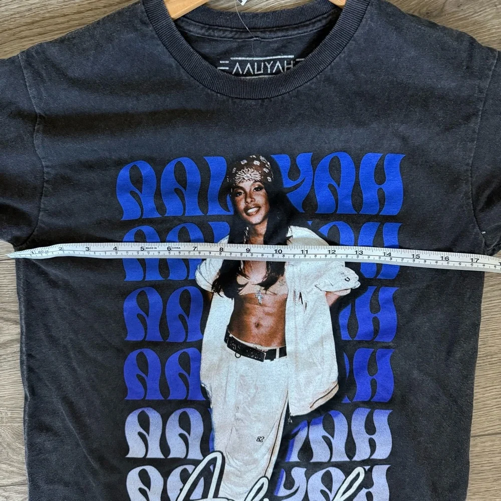 Graphic T-Shirt with Aaliyah Design - Picture 5 of 5